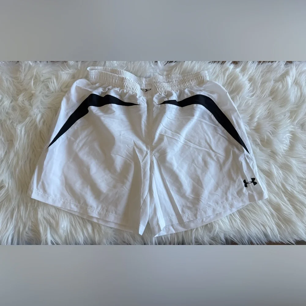 Under Armour | Women’s Medium White and Black Athletic Shorts with Drawstring